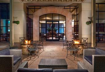 Sheraton Phoenix Crescent has Balcony rooms