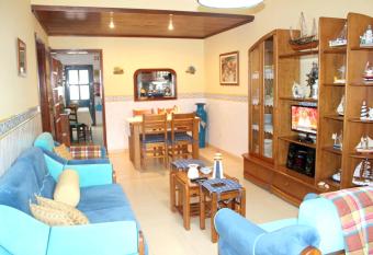 One bedroom appartement with city view balcony and wifi at Gafanha da Nazare has Balcony rooms