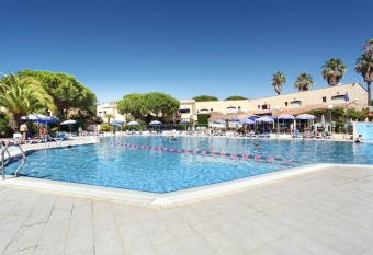 R  sidence Odalys Saint Loup has Balcony rooms