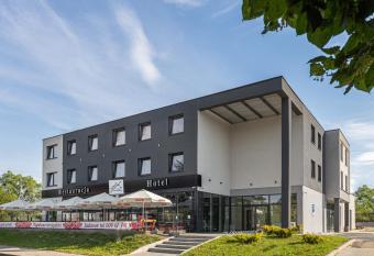 Hotel Bosak allows 18 year olds to book a room