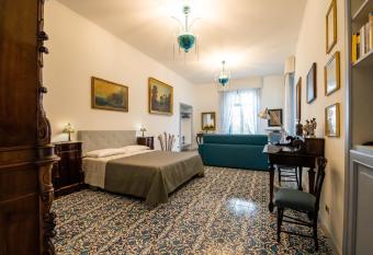 B&B D Angleterre has Balcony rooms