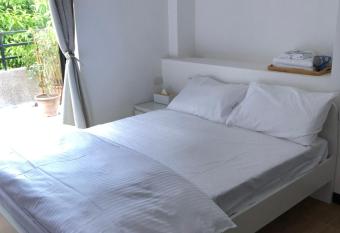 Lucky House B&B has Balcony rooms