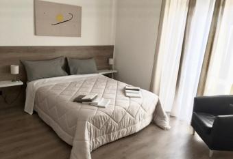 Fiore di Loto has Balcony rooms