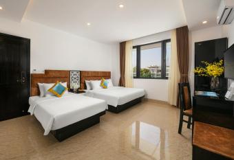 Tuan Chau Kingly Villa has Balcony rooms