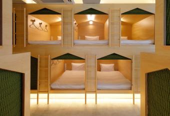 MAJA HOTEL KYOTO l                             allows 18 year olds to book a room