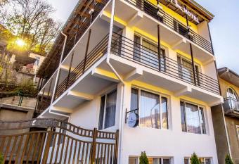 Hotel Caucasus Borjomi has Balcony rooms