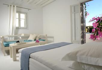 Kapetan Tasos Suites has Balcony rooms