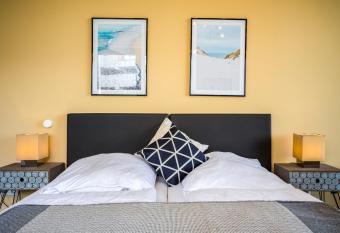 Studio 16  has Balcony rooms