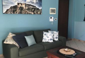 casa sul mare Ponente allows 18 year olds to book a room