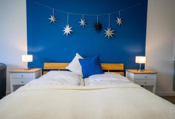 Studio 43  has Balcony rooms