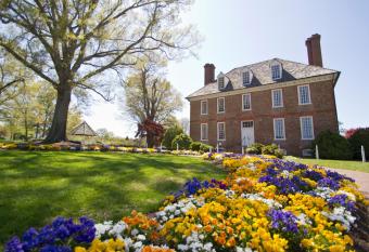 Hilton Vacation Club The Historic Powhatan Williamsburg allows 18 year olds to book a room