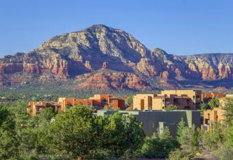 Hilton Vacation Club Sedona Summit allows 18 year olds to book a room