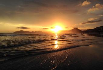 Apartamento Aluguel Praia Guaruj   Enseada has Balcony rooms