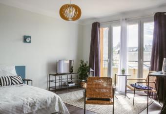 Sleep in Rodez Appartement Le R  tro-Vintage Centre Historique-Vieux Rodez allows 18 year olds to book a room