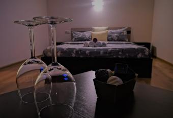 Kalnie  iai park apartment allows 18 year olds to book a room