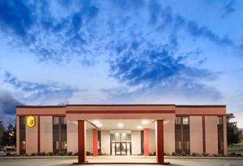 Super 8 by Wyndham Brockton has Smoking rooms