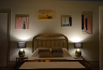 L inattendu allows 18 year olds to book a room