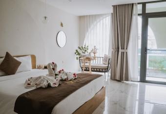 Maple Suite Hotel & Apartment allows 18 year olds to book a room