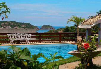 Chez monsieur allows 18 year olds to book a room