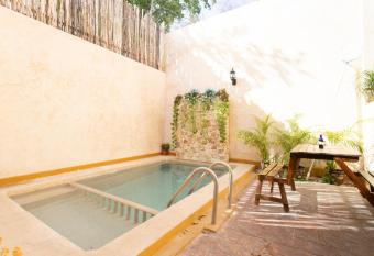 Hotel Casa Rico allows 18 year olds to book a room