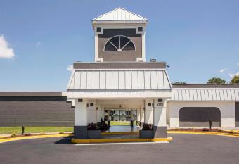 Quality Inn & Suites University Area has Smoking rooms