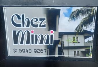 Chez Mimi has Balcony rooms