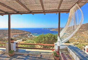 Sifnos Residence has Balcony rooms