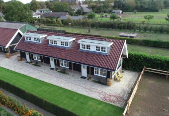 De Cromvoirtse Bed and Breakfast has Balcony rooms