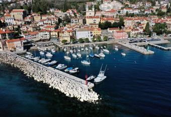 Apartments Komel II has Balcony rooms