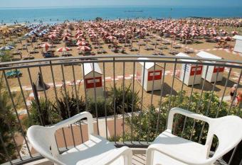 Hotel Vienna has Balcony rooms