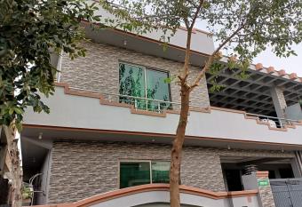 Evergreen Lodge - Unmarried couples are not allowed has Balcony rooms