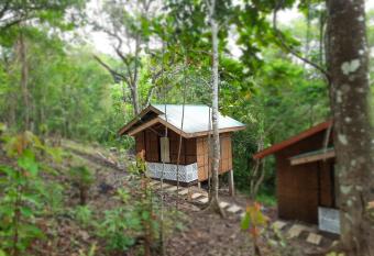 home stay rizalina has Balcony rooms
