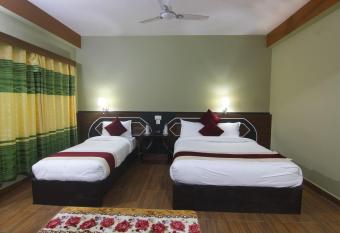 Chitwan Palace has Balcony rooms