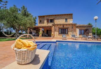 Vinyes Can Grau has Balcony rooms