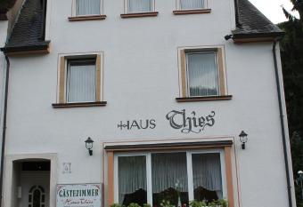Pension Haus Thies allows 18 year olds to book a room
