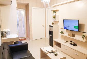 Parahyangan Residences Executive 2BR on 27th Floor by AYA STAYS has Balcony rooms