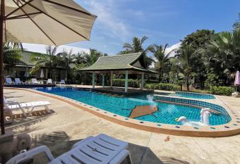 Tuna Resort has Balcony rooms