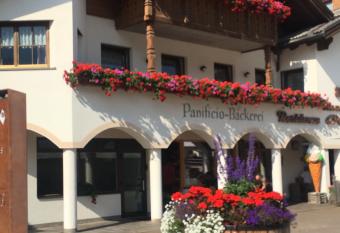 Residence Ploner has Balcony rooms