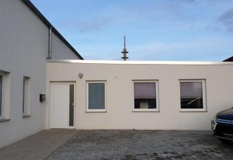 Monteurwohnung allows 18 year olds to book a room