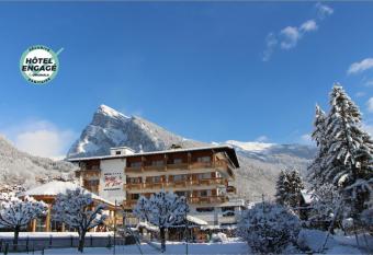 Chalet-H  tel Neige et Roc, The Originals Relais (Hotel-Chalet de Tradition) has Balcony rooms