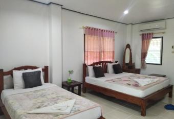 Happy Lagoon Bungalow has Balcony rooms