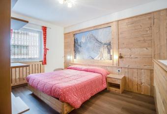 Cesa Raffaella - appartamento Pordoi has Balcony rooms