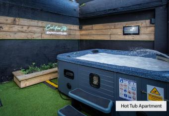 ApartHotel421 by Seafront Collection has Balcony rooms