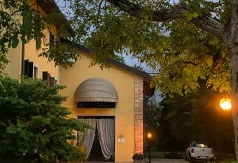 Al Vecchio Fienile allows 18 year olds to book a room