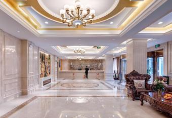 Vienna Hotel(Shanghai Chongming Lvhai Road.) allows 18 year olds to book a room