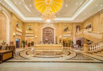 Vienna Hotel(Zhangzhou Jiaomei WanYi square store) allows 18 year olds to book a room