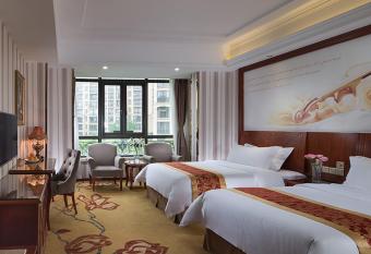 Vienna Hotel(Jin Du Road) allows 18 year olds to book a room