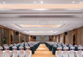 Vienna International Hotel (Changfeng Park Shop, Jinshajiang Road, Shanghai) allows 18 year olds to book a room