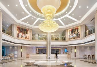 Vienna International Hotel(Hangzhou Xihu Fengshan Road Station) allows 18 year olds to book a room