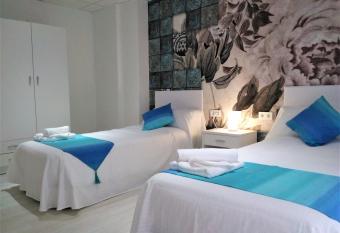 Ontinyent Rooms has Balcony rooms
